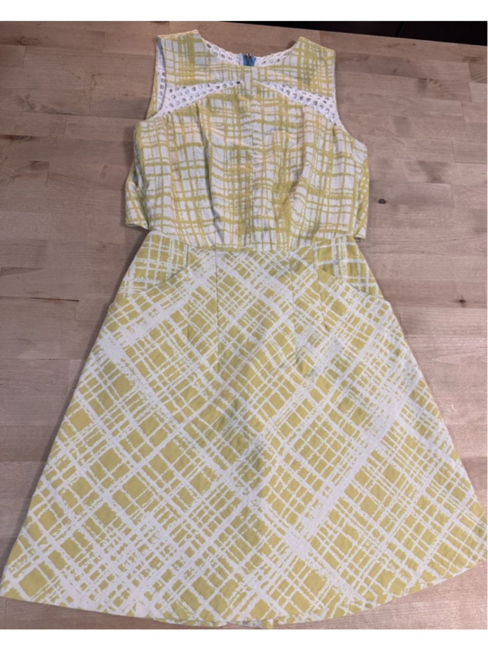 W118 By Walter Baker Dress Yellow Geometric Back Eyelet Detail With Pockets XS